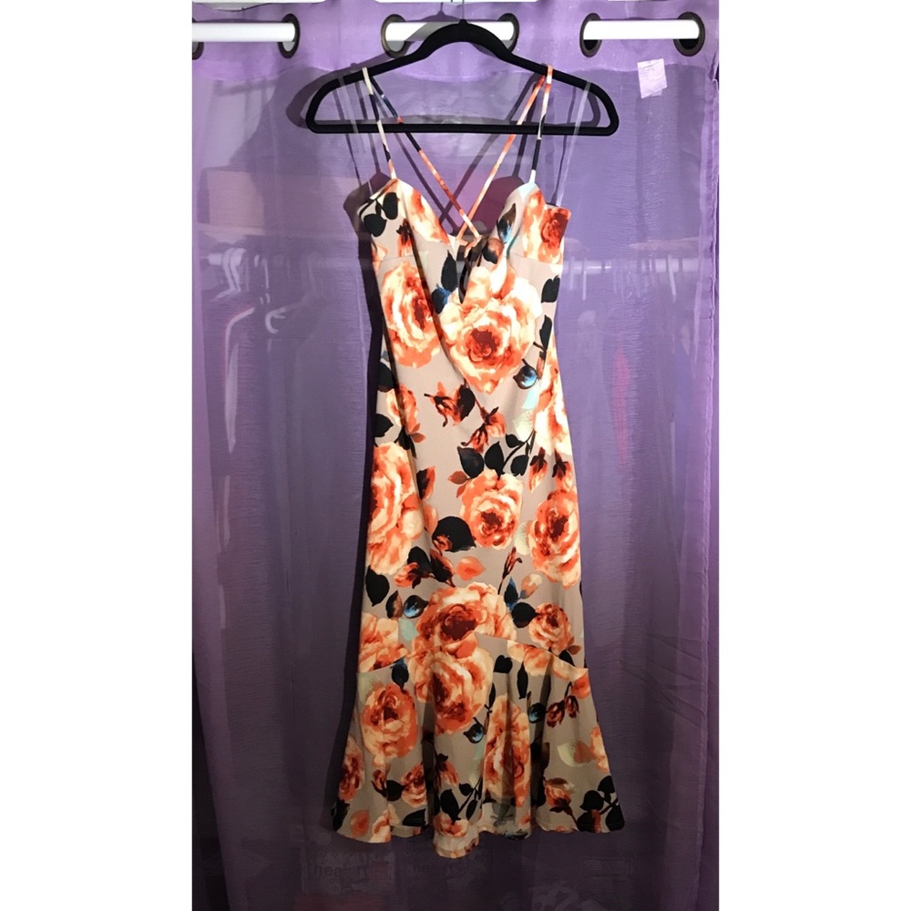 Fashion nova Love en all floral dress
